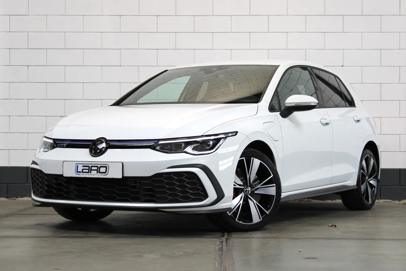 Volkswagen Golf (2022) — foto 1