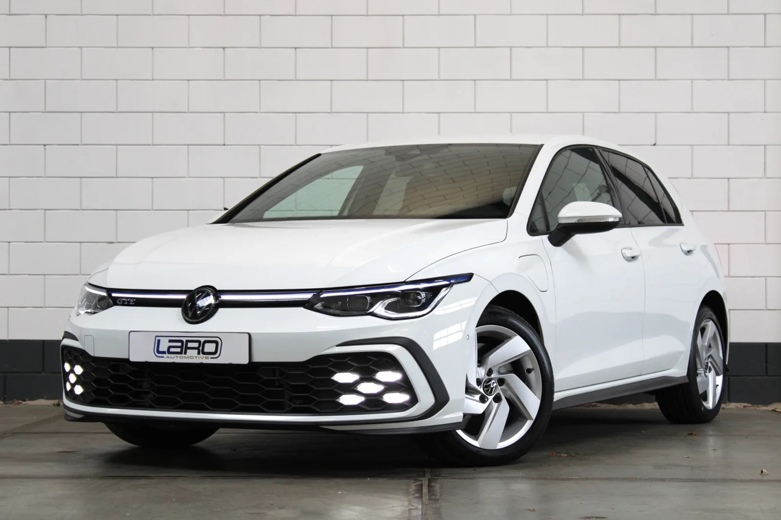 Volkswagen Golf (2022) — foto 1