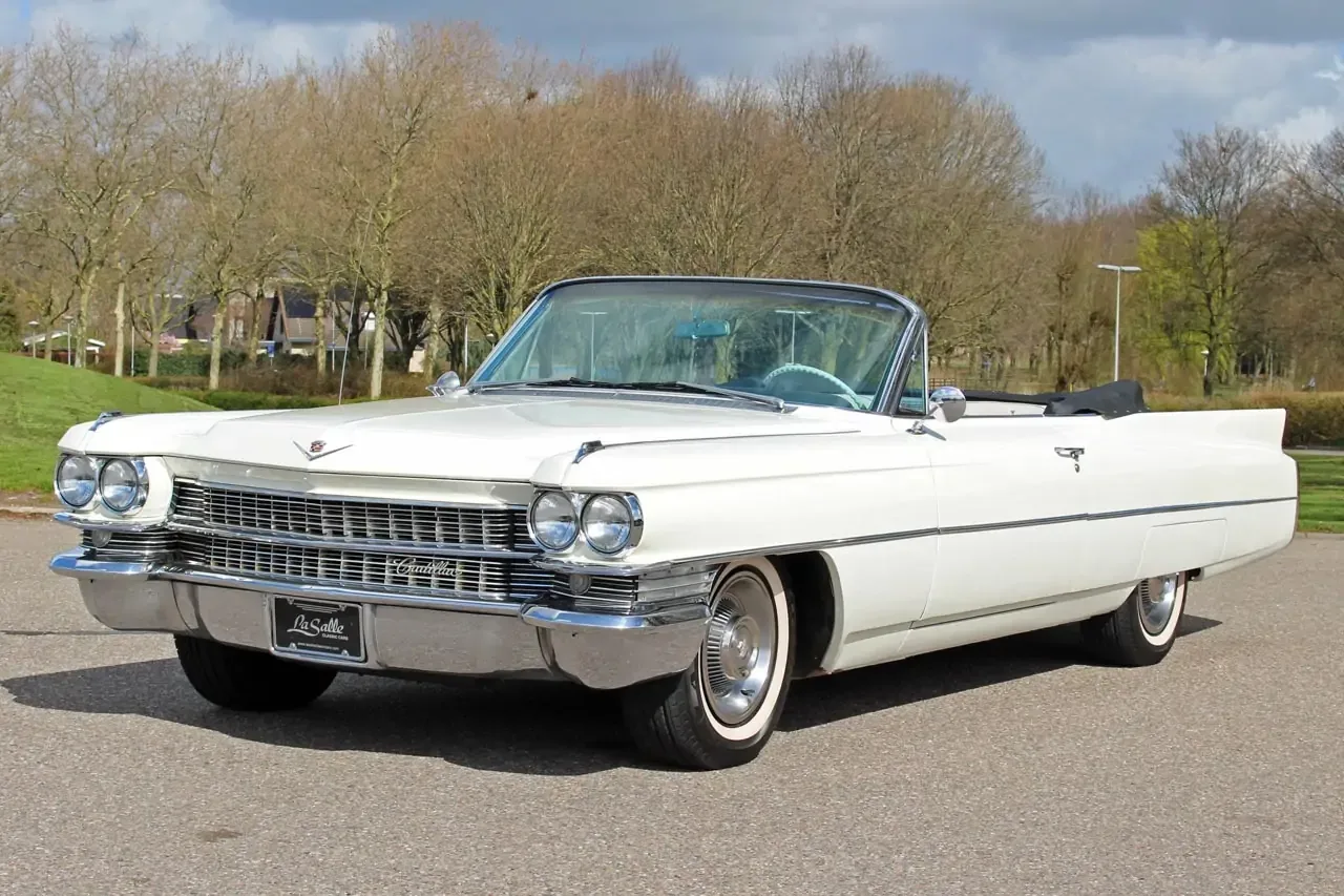 Cadillac De Ville (2025) — foto 1
