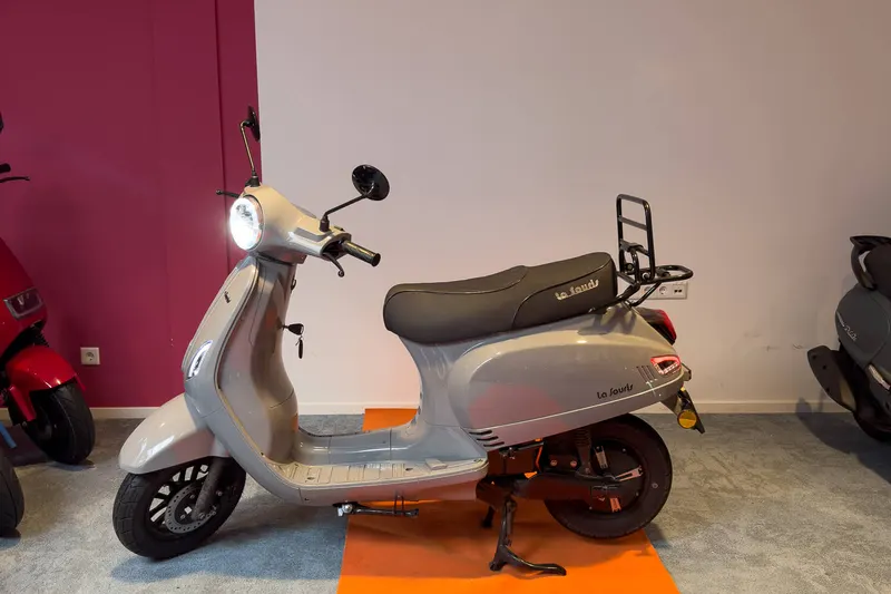 La Souris E-Sourini (2024)