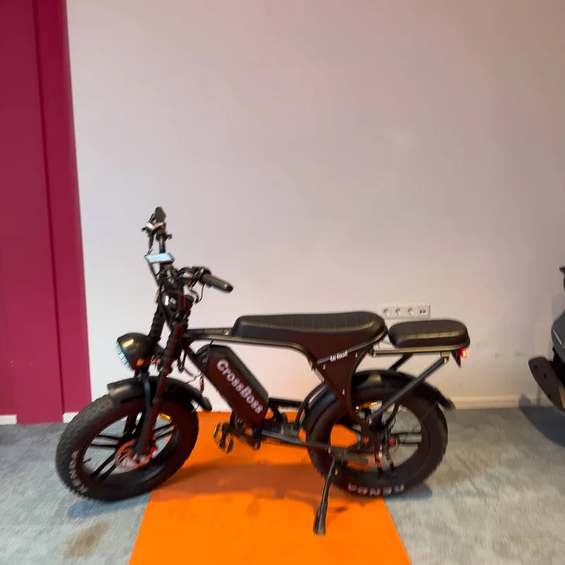 Crossboss V8 Special Edition (2024) — foto 1