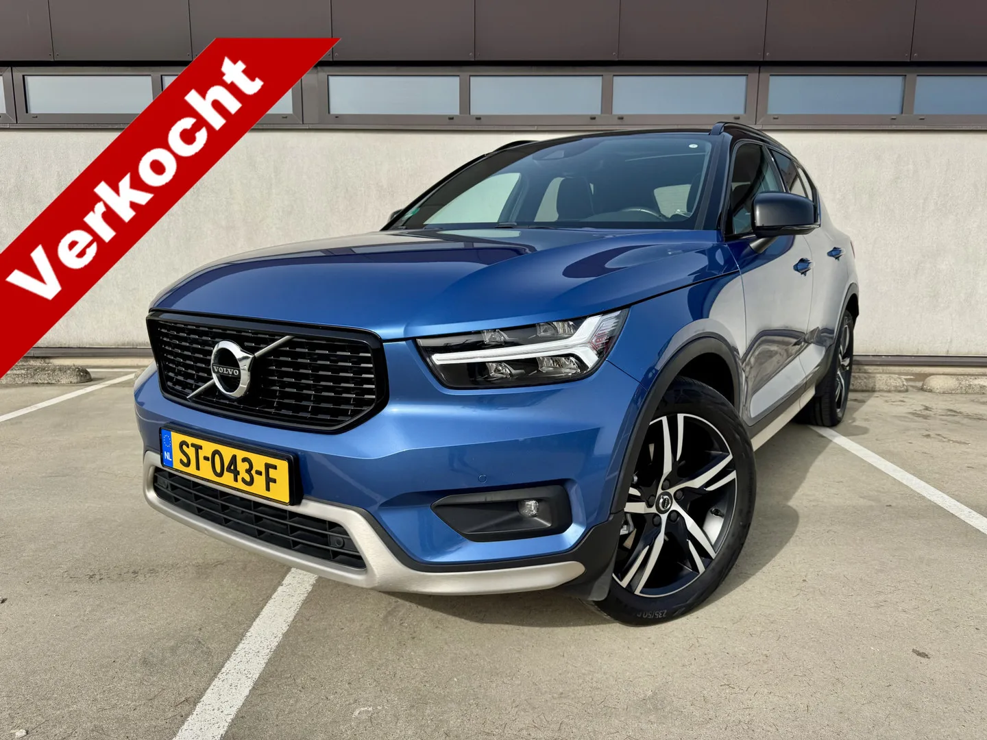 Volvo XC40 (2018) — foto 1