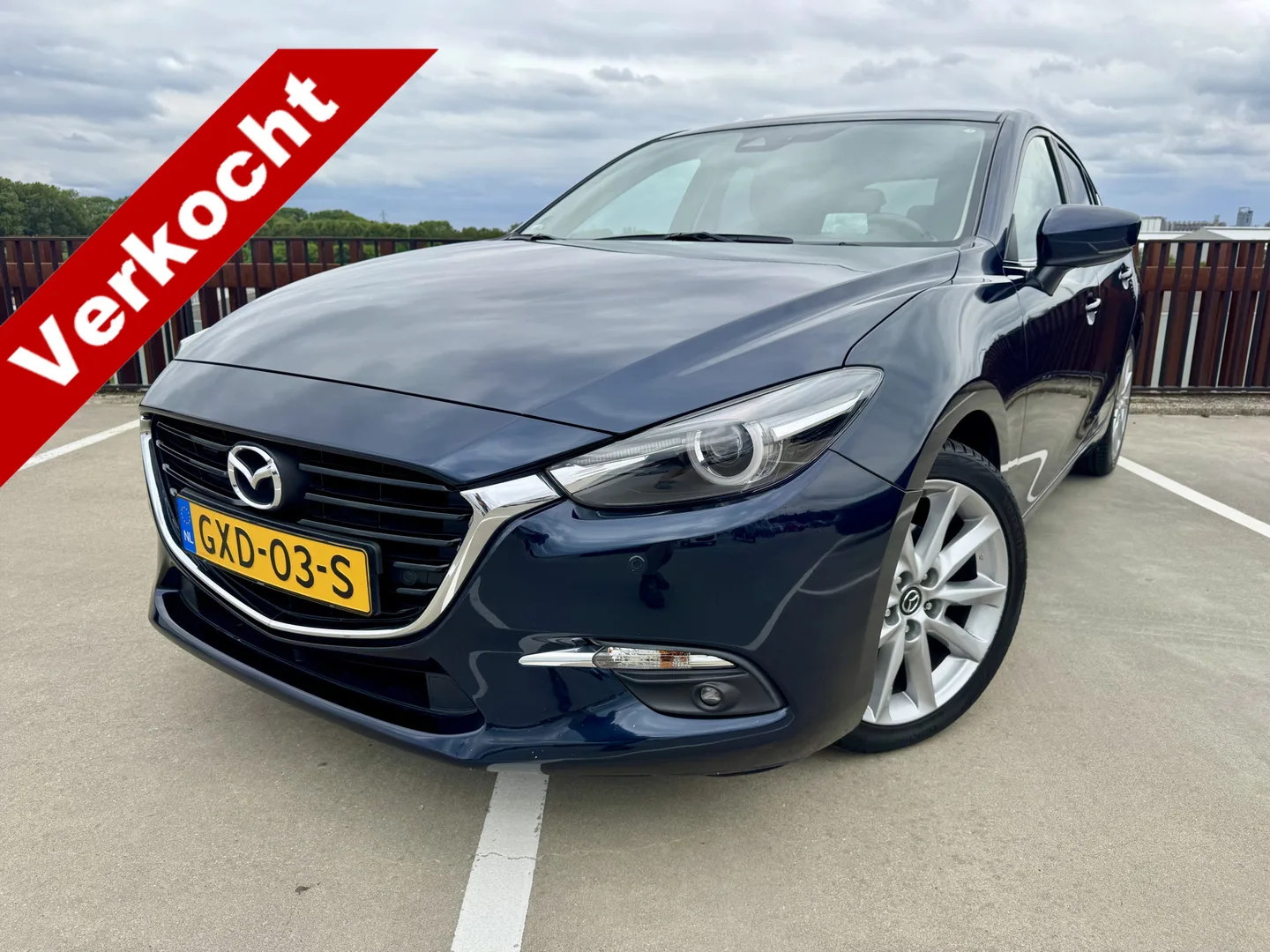 Mazda 3 (2017) — foto 1