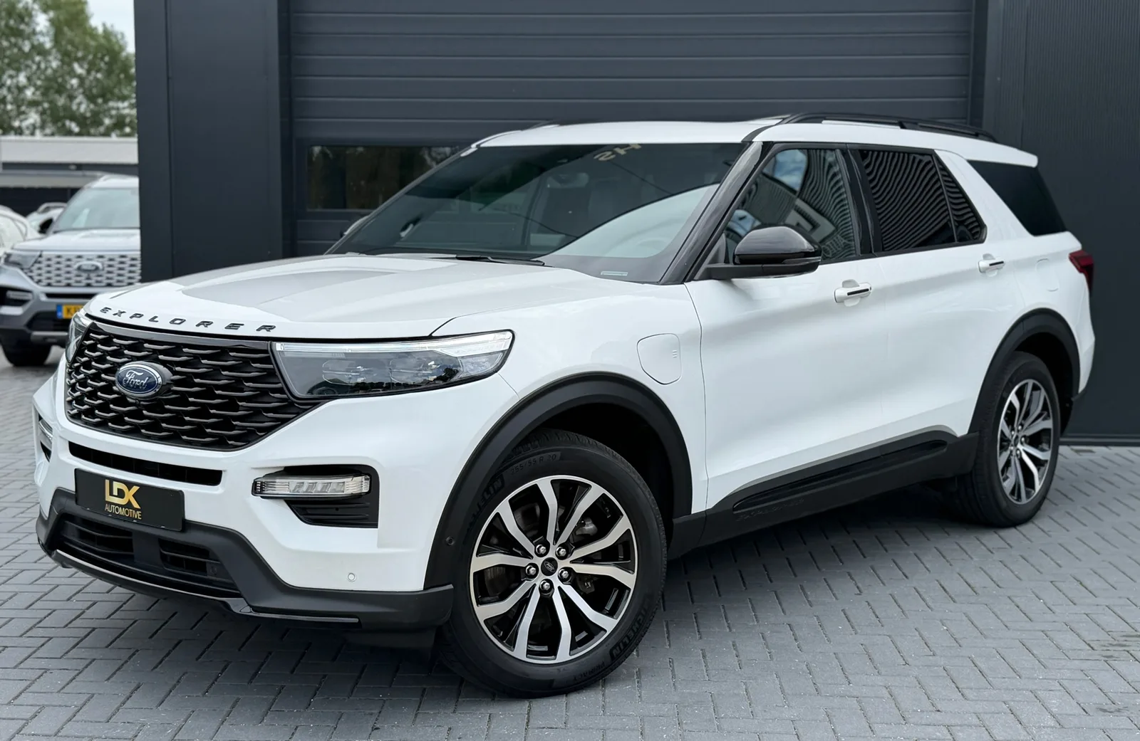 Ford Explorer (2022) — foto 1