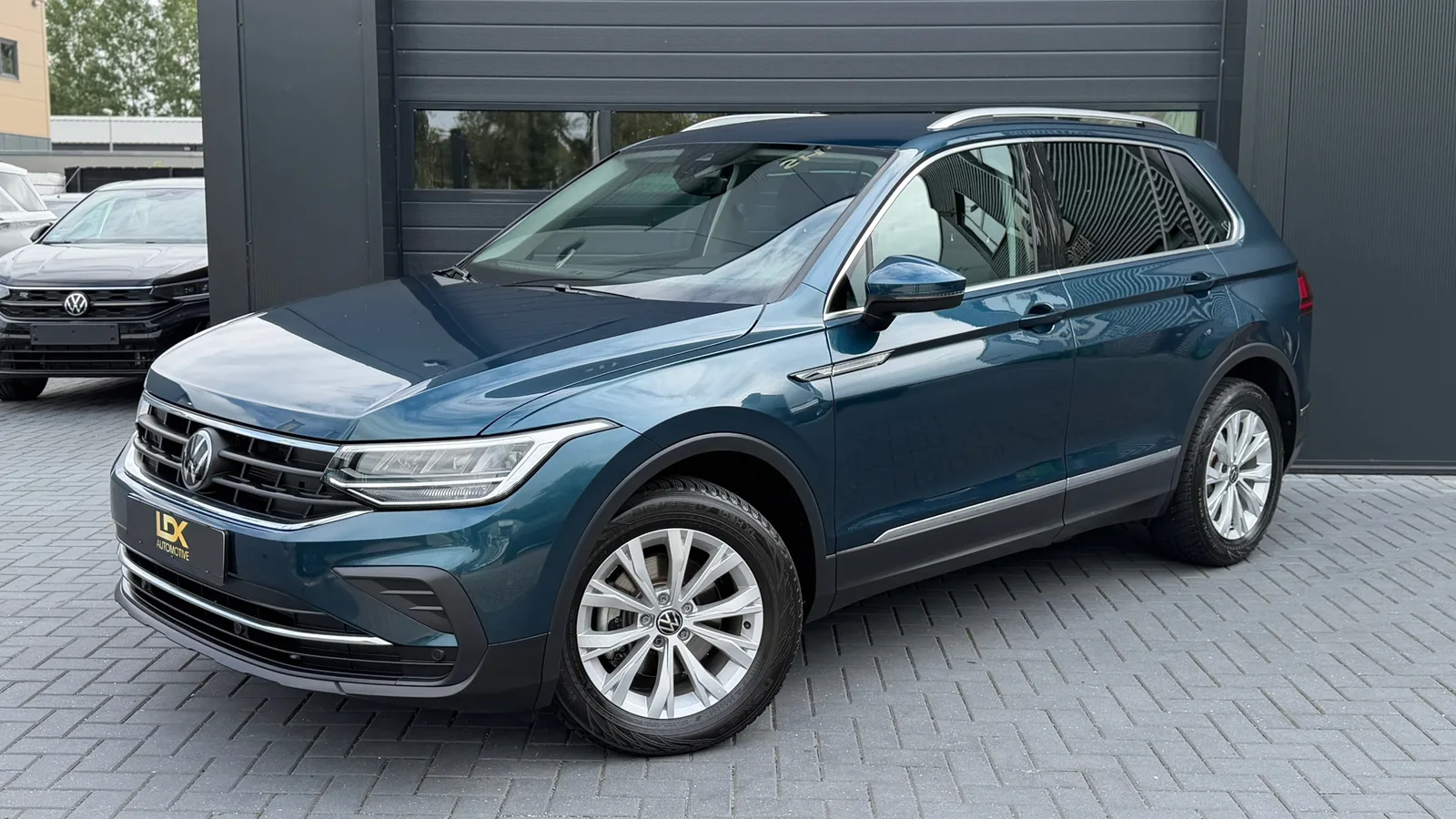 Volkswagen Tiguan (2022) — foto 1