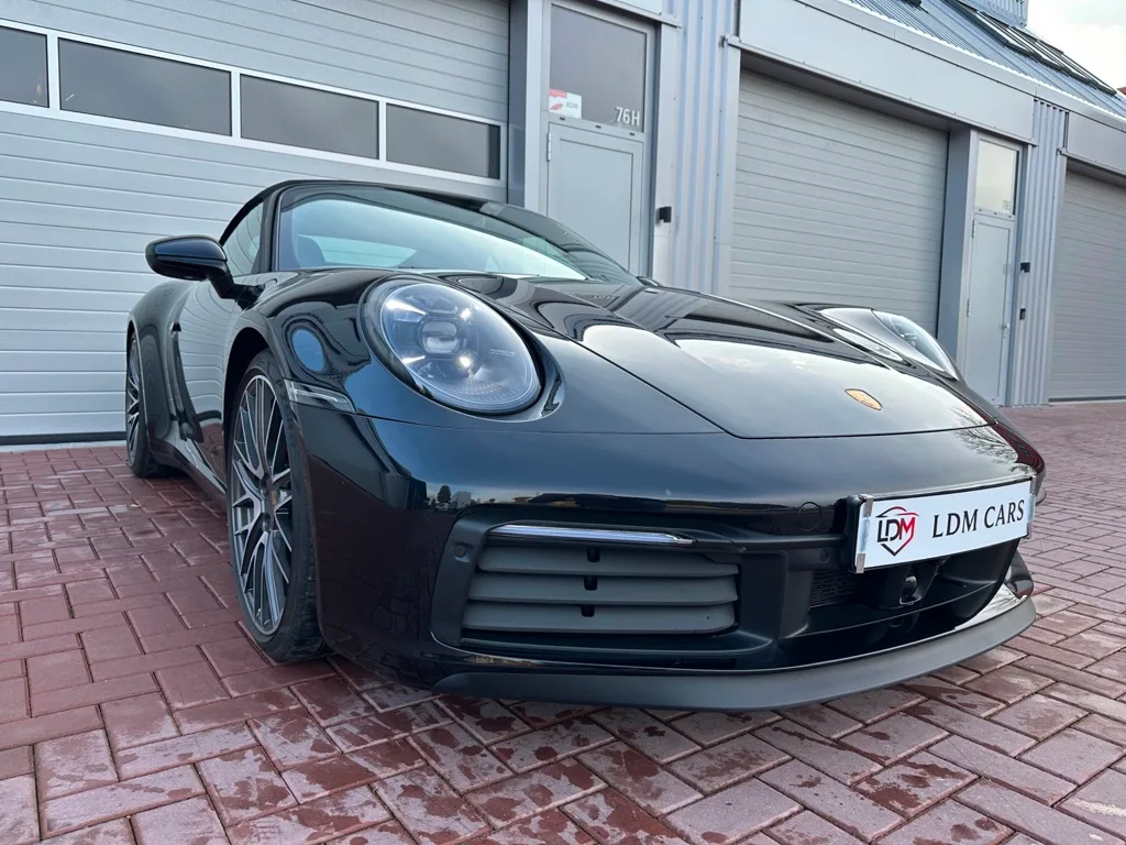 Porsche 911 (2021) — foto 1