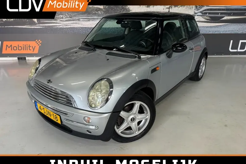 MINI Cooper (2004)