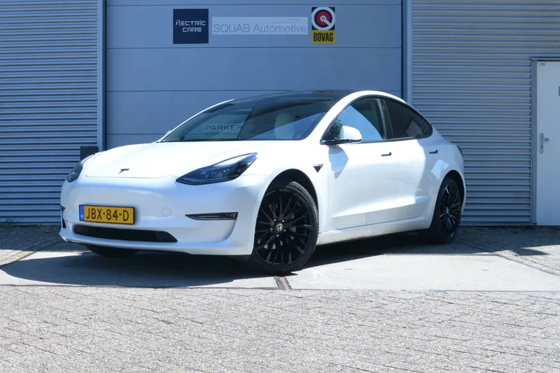 Tesla Model 3 (2021)