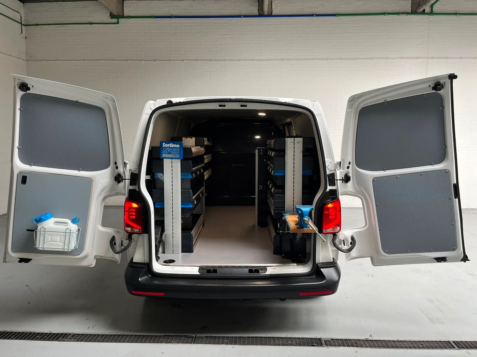 Volkswagen Transporter (2021) — foto 1