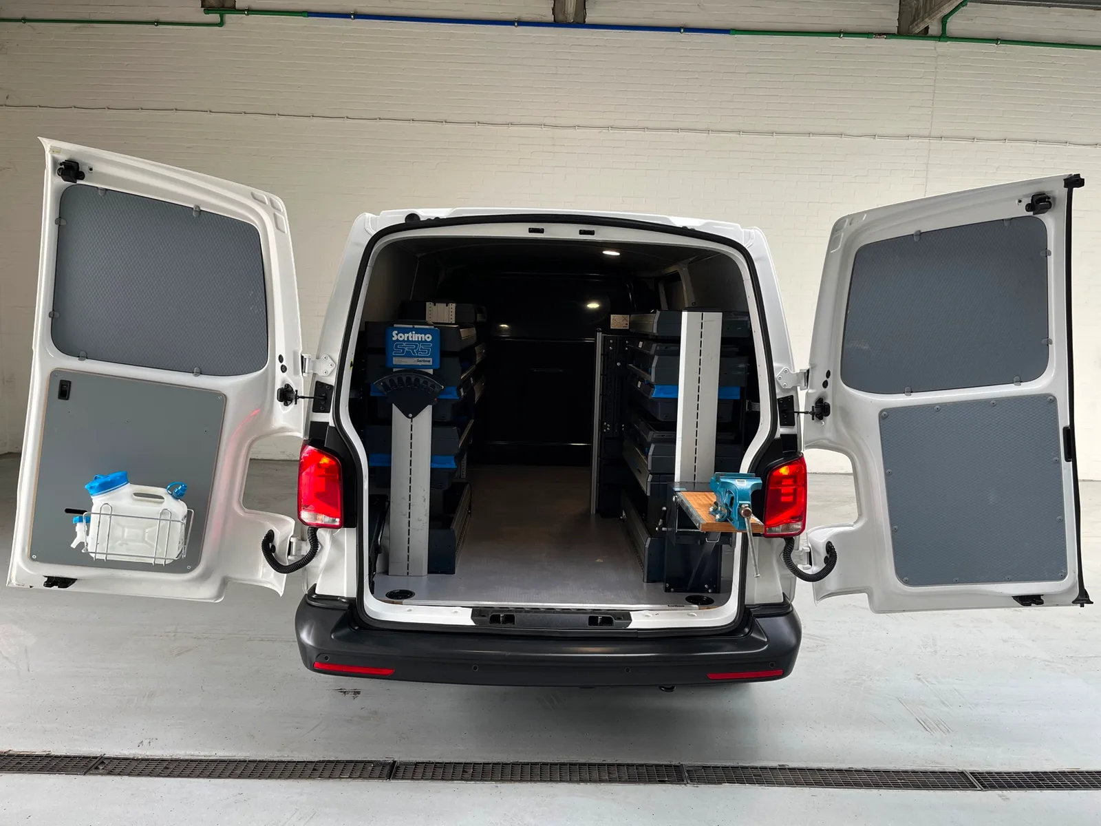 Volkswagen Transporter (2020) — foto 1