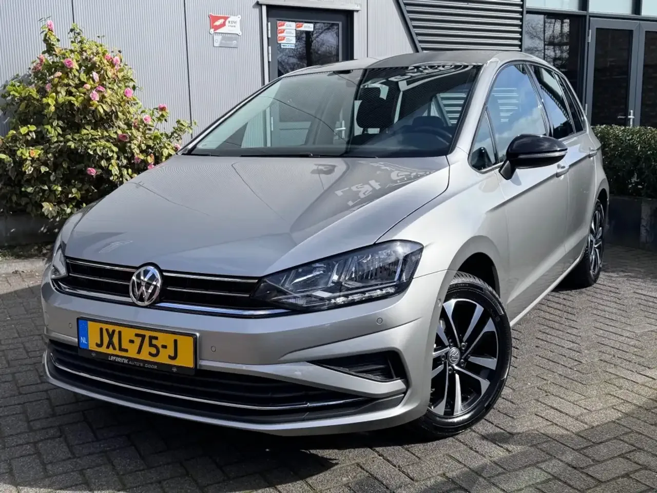 Volkswagen Golf Sportsvan (2020) — foto 1