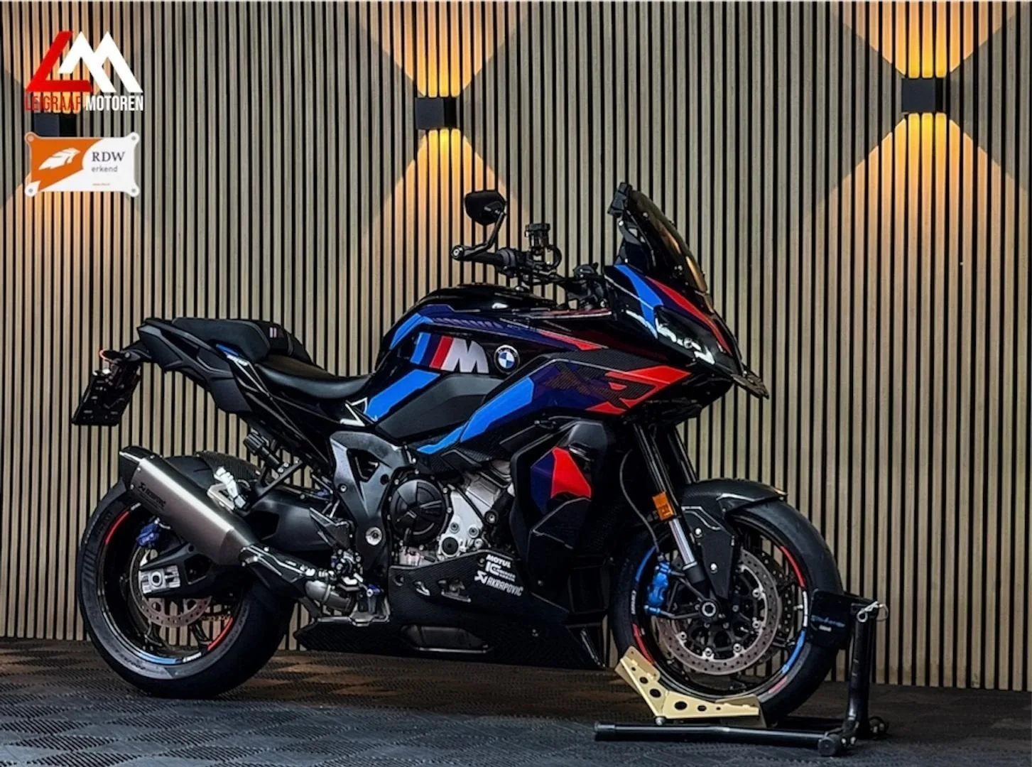BMW M 1000 XR (2026) — foto 1