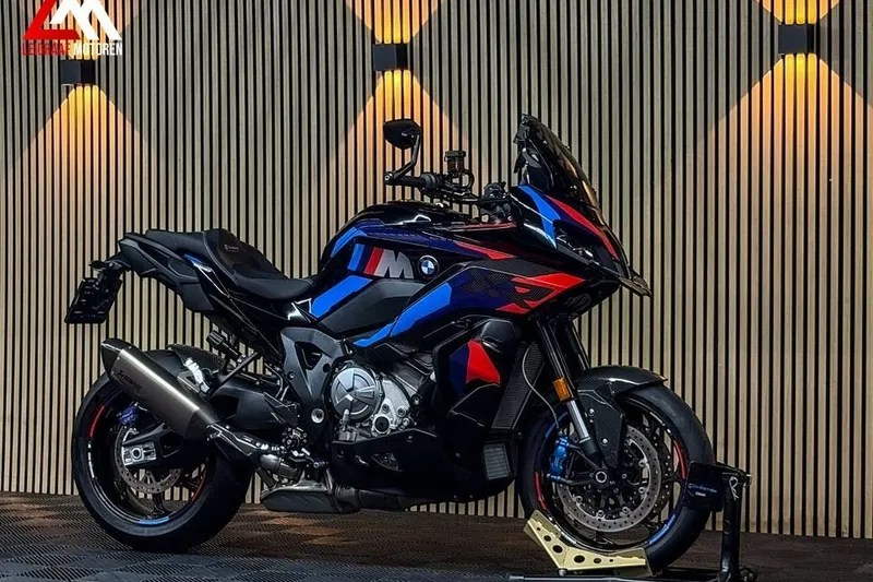 BMW M 1000 XR (2024)