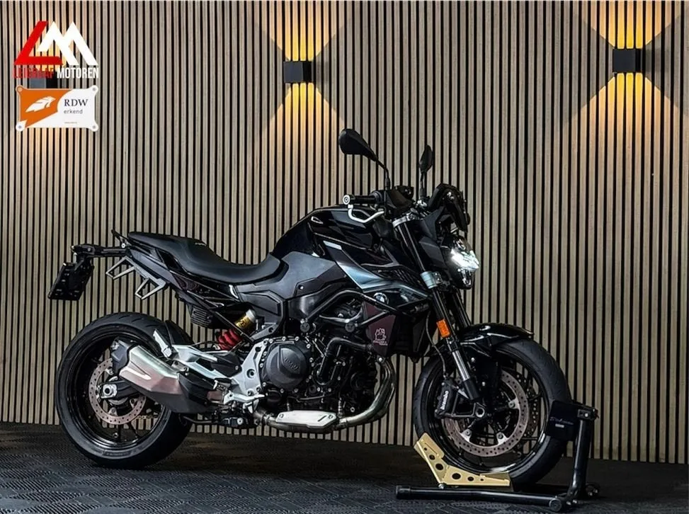 BMW F 900 R (2024) — foto 1