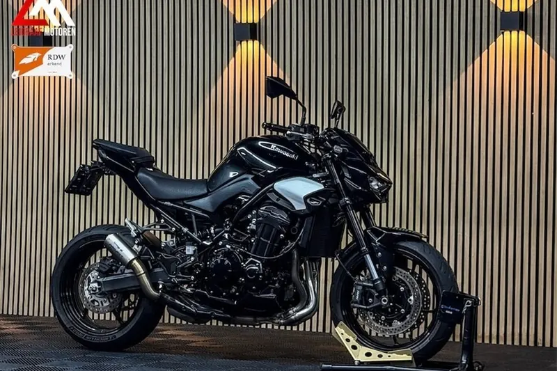 Kawasaki Z 900 (2025)