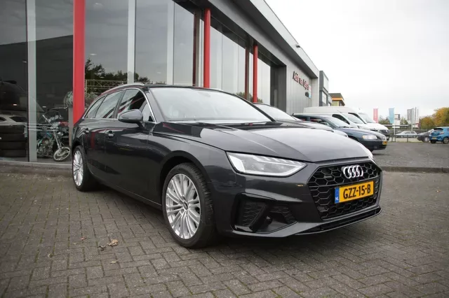 Audi A4 (2024) — foto 1