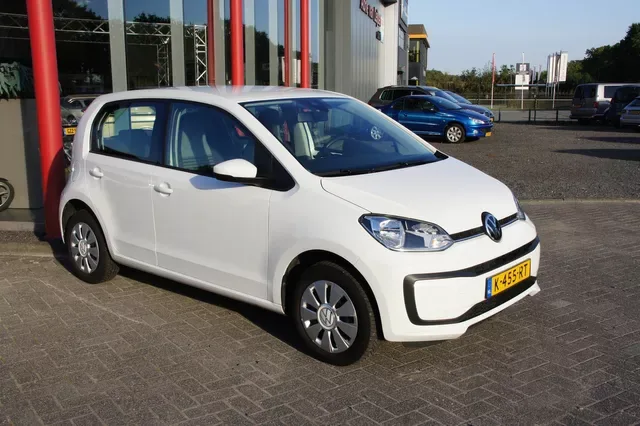 Volkswagen Up! (2021) — foto 1