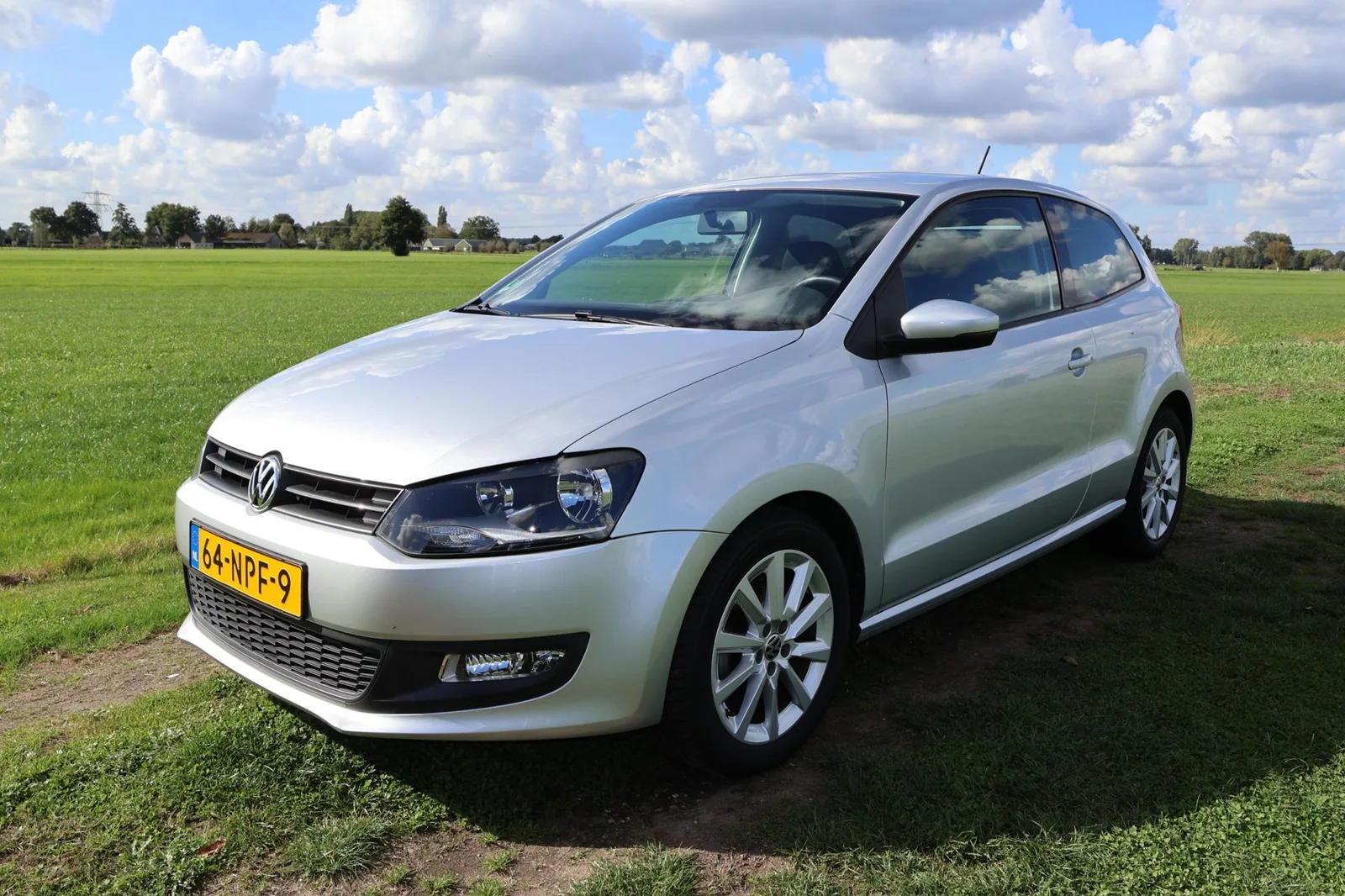Volkswagen Polo (2010) — foto 1