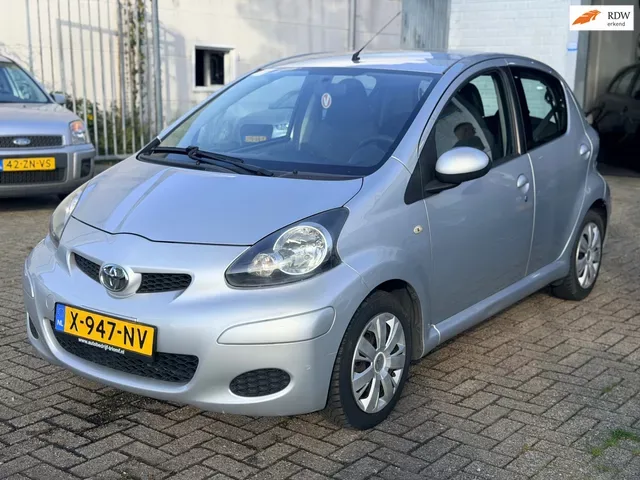 Toyota Aygo (2011) — foto 1