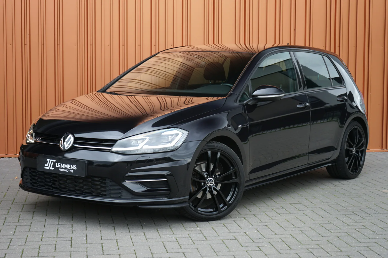 Volkswagen Golf (2018) — foto 1