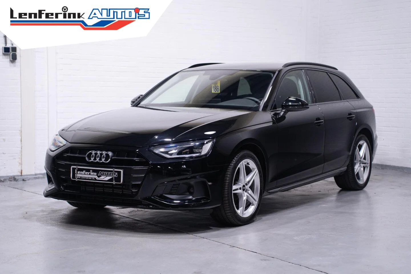 Audi A4 (2023) — foto 1
