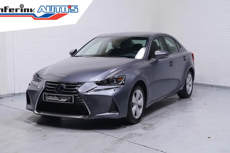 Lexus IS (2020)