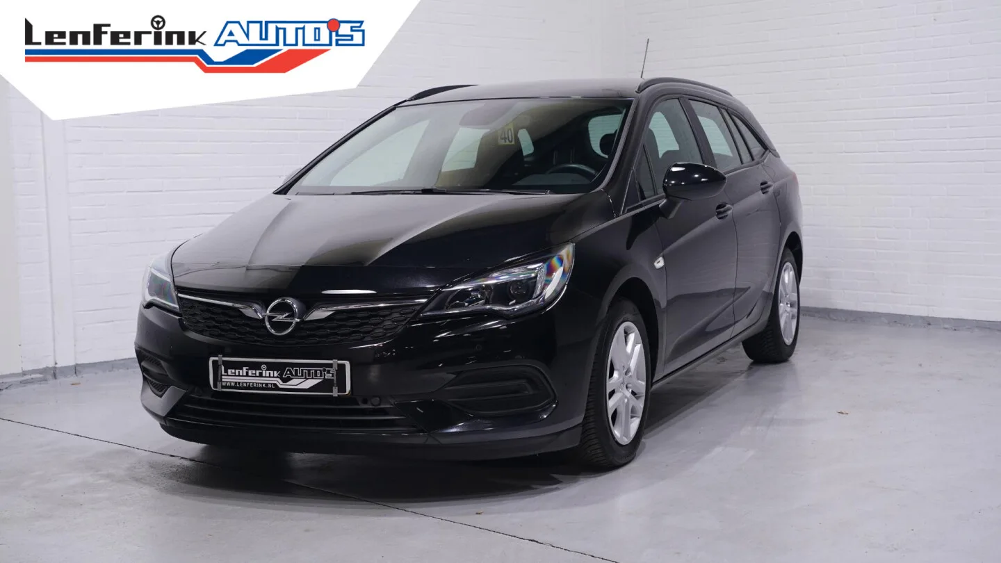 Opel Astra (2021) — foto 1