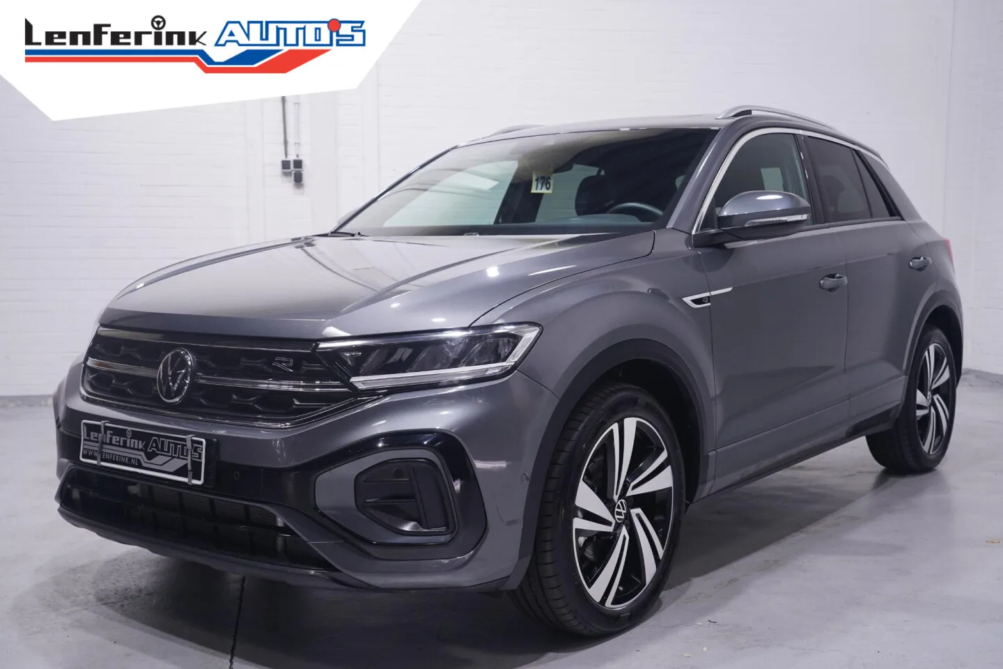 Volkswagen T-Roc (2025) — foto 1