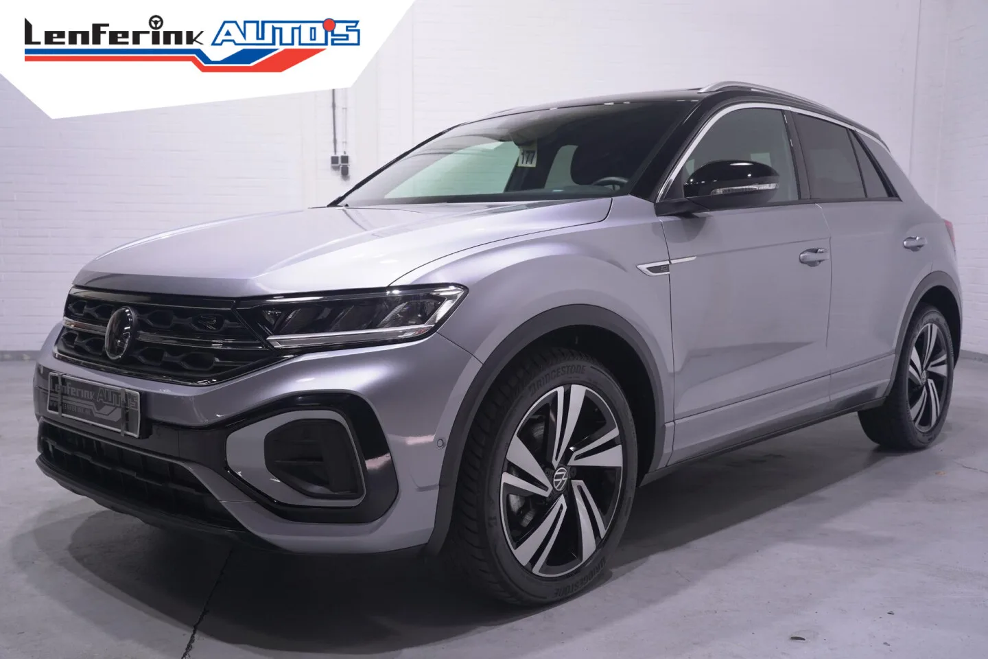 Volkswagen T-Roc (2025) — foto 1