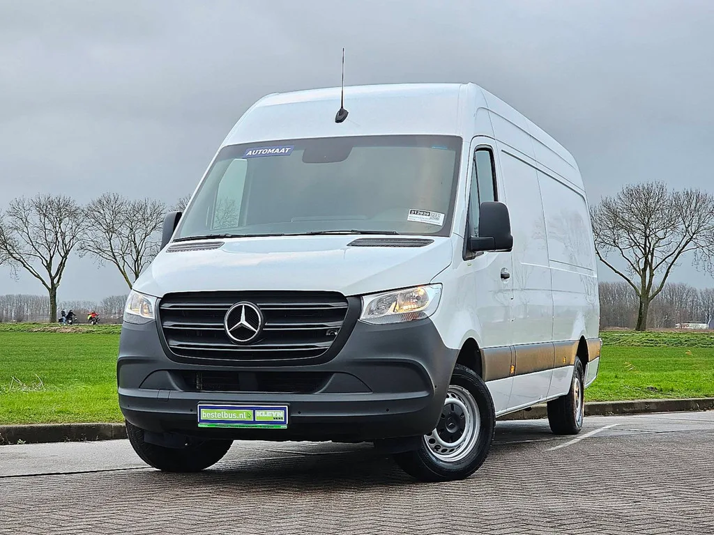Mercedes-Benz Sprinter (2023) — foto 1