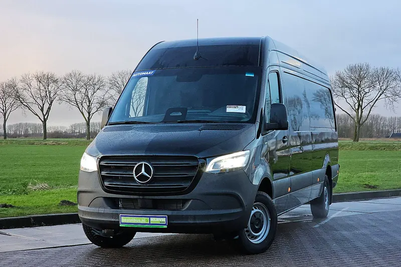 Mercedes-Benz Sprinter (2024)