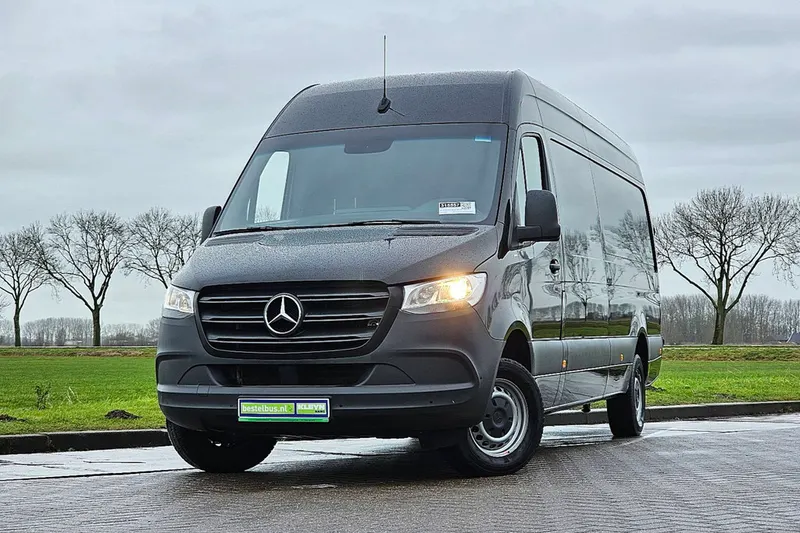 Mercedes-Benz Sprinter (2023)