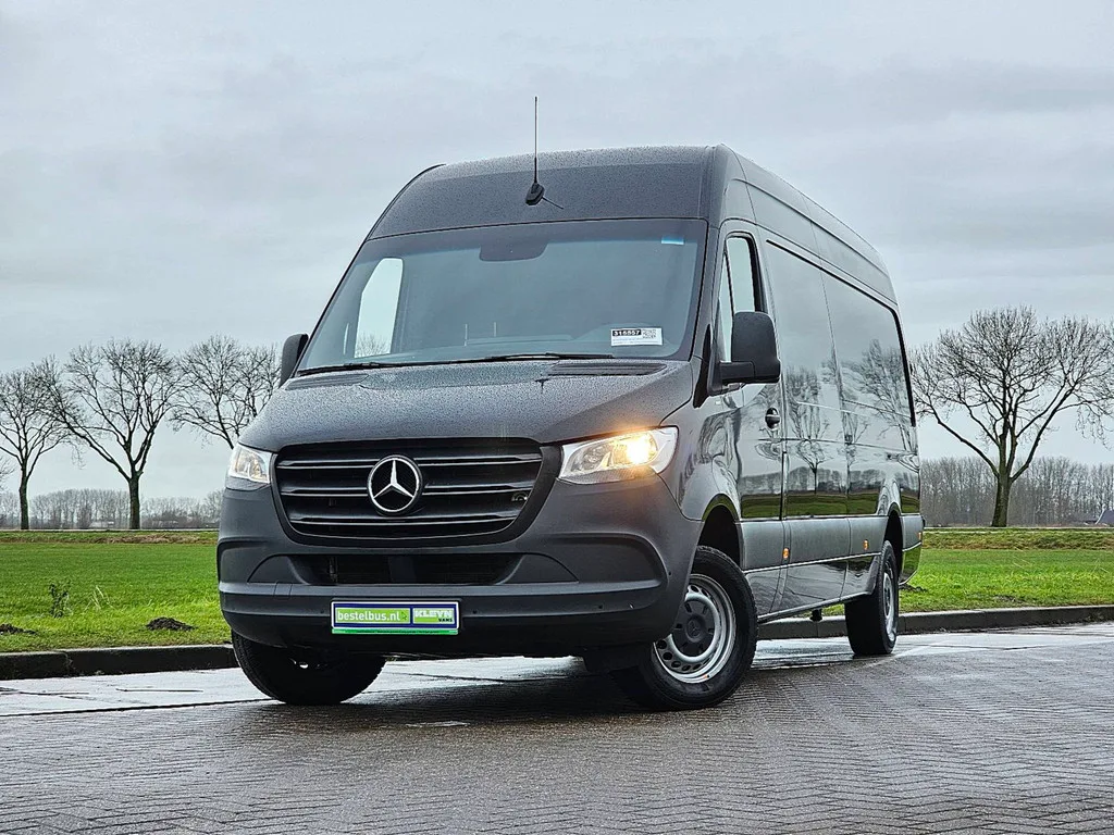 Mercedes-Benz Sprinter (2023) — foto 1