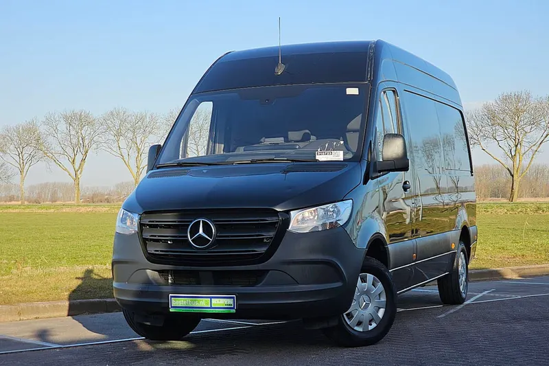 Mercedes-Benz Sprinter (2023)