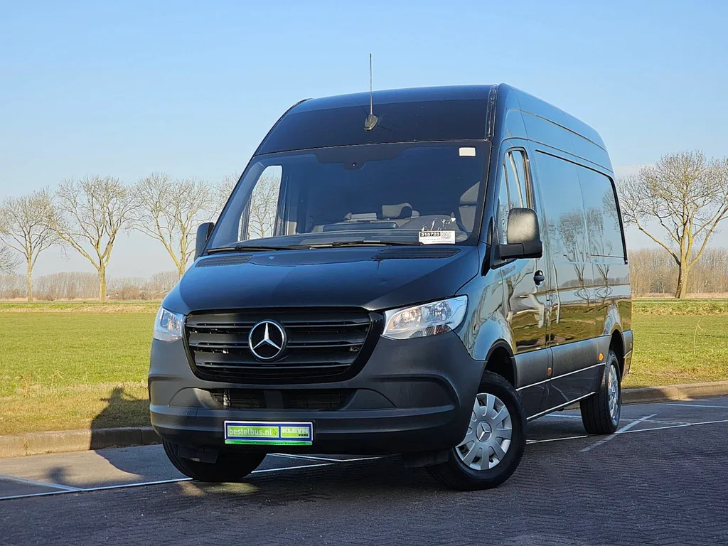 Mercedes-Benz Sprinter (2023) — foto 1