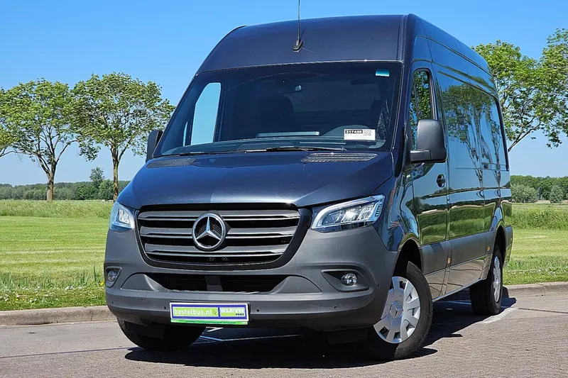 Mercedes-Benz Sprinter (2023)