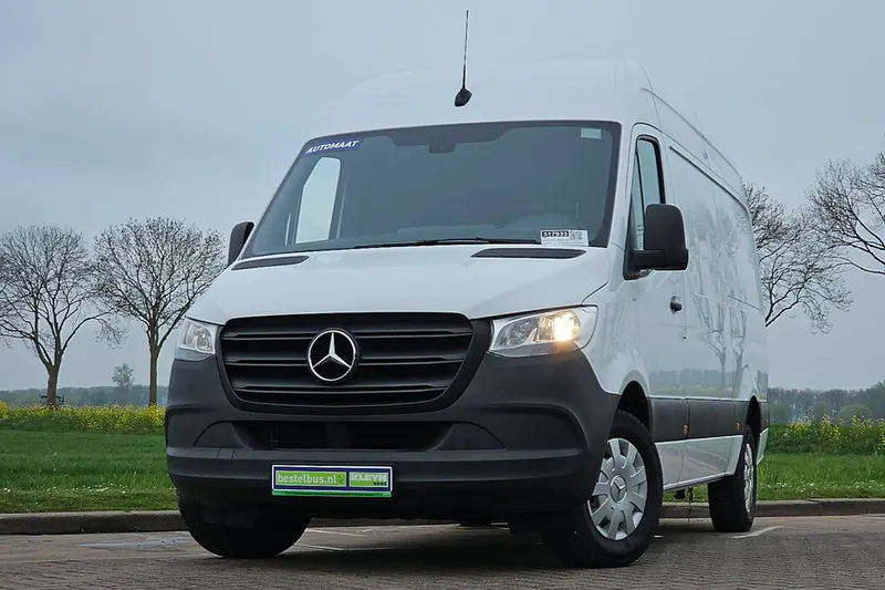 Mercedes-Benz Sprinter (2023)