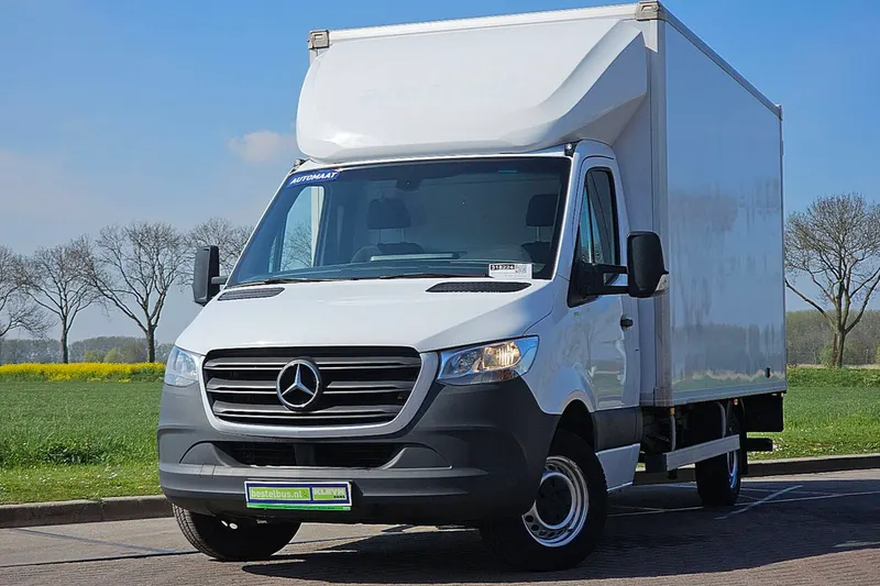Mercedes-Benz Sprinter (2023)