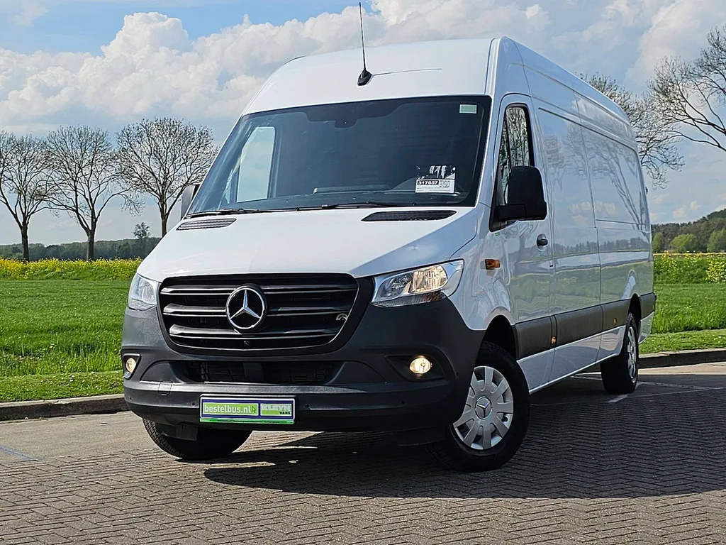 Mercedes-Benz Sprinter (2023) — foto 1