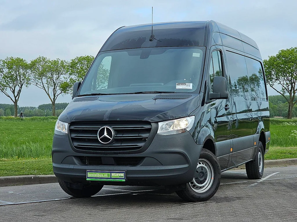 Mercedes-Benz Sprinter (2023) — foto 1
