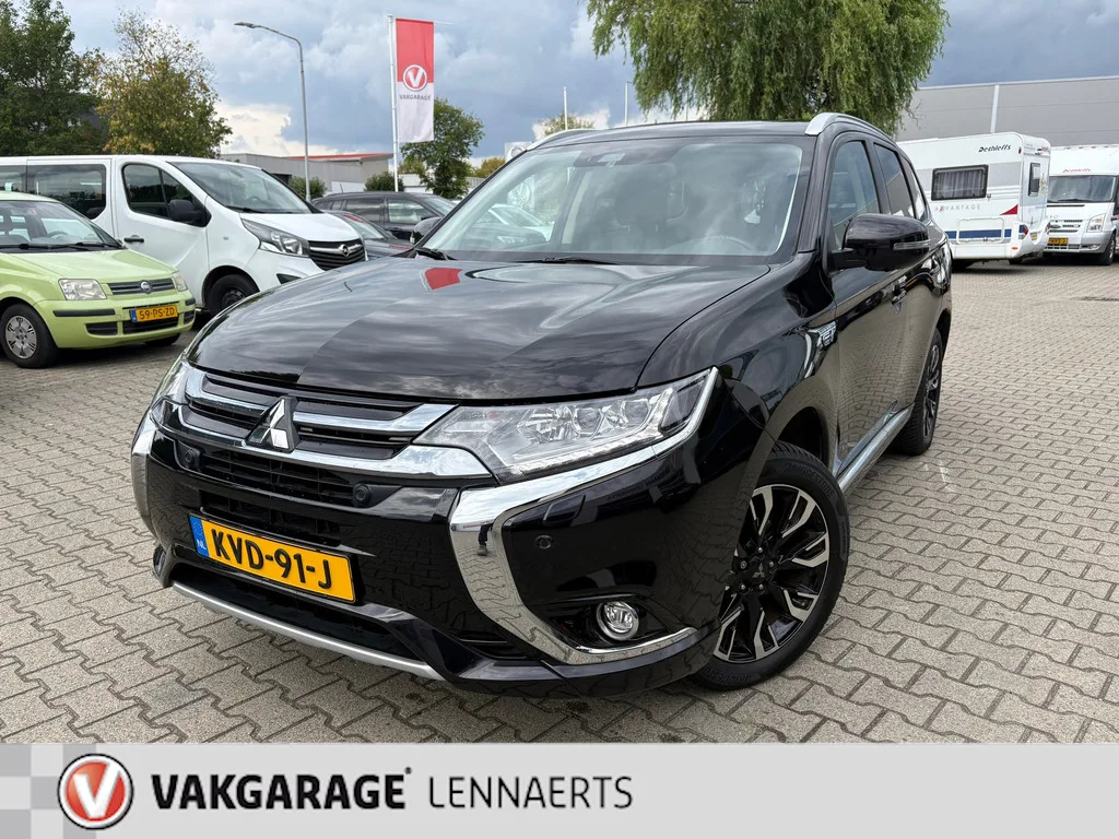 Mitsubishi Outlander (2018) — foto 1