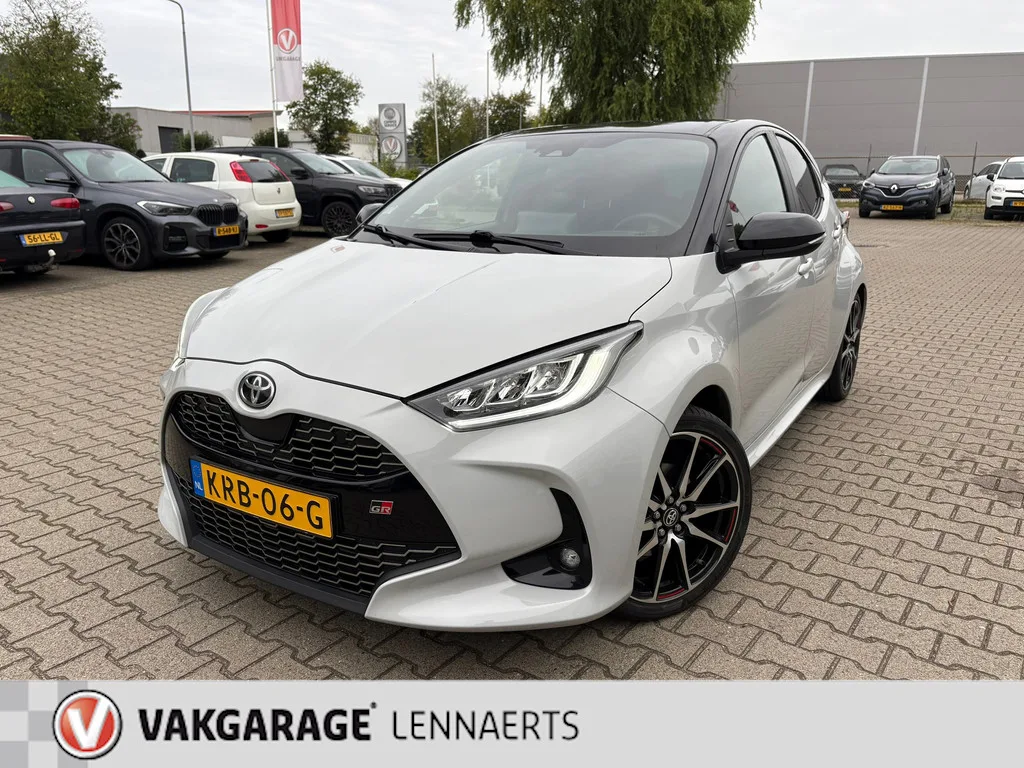 Toyota Yaris (2023) — foto 1