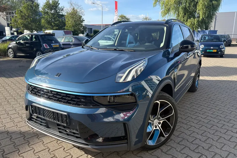 Lynk & Co 01 (2023)