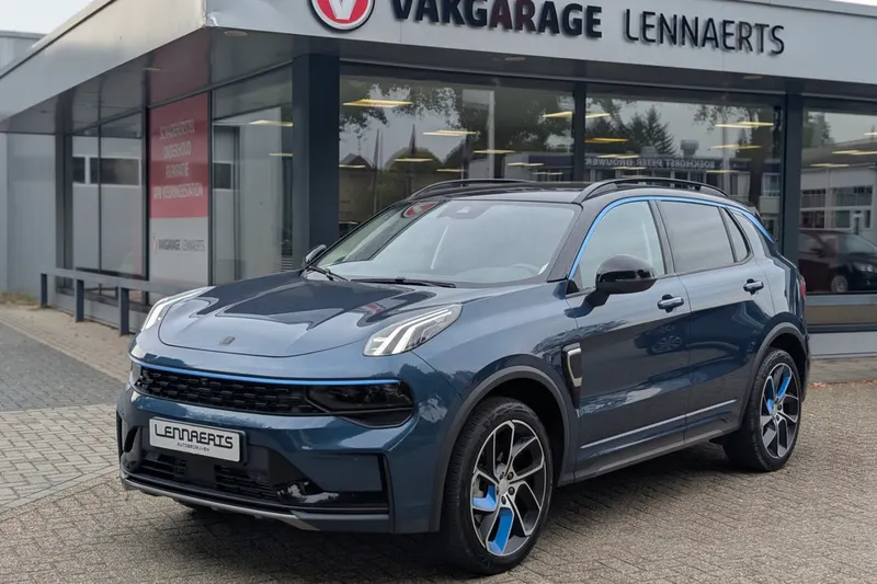 Lynk & Co 01 (2023)