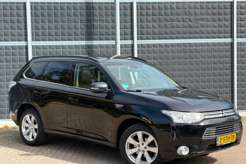 Mitsubishi Outlander (2013)