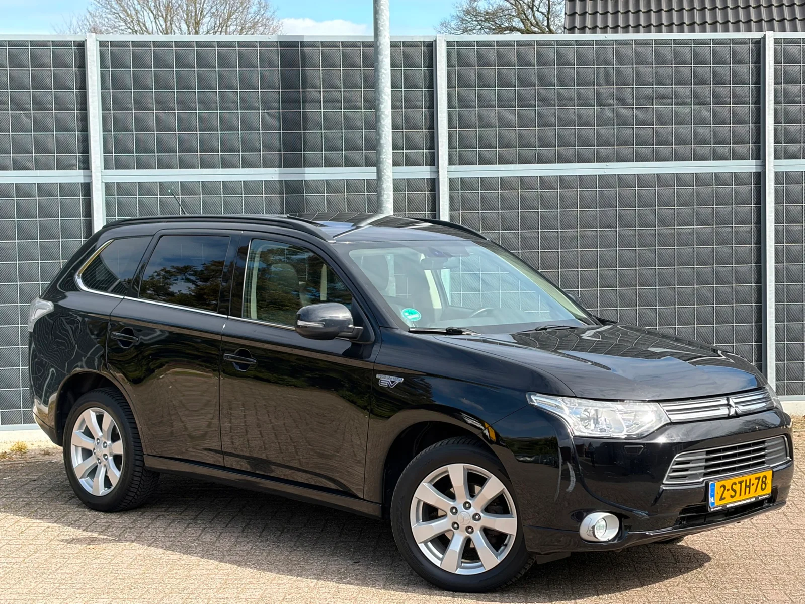 Mitsubishi Outlander (2013) — foto 1
