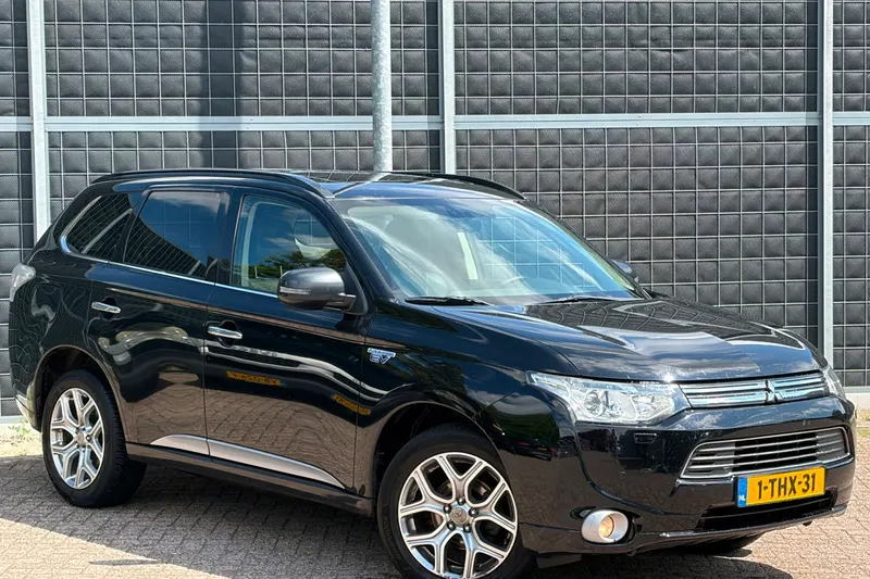 Mitsubishi Outlander (2014)