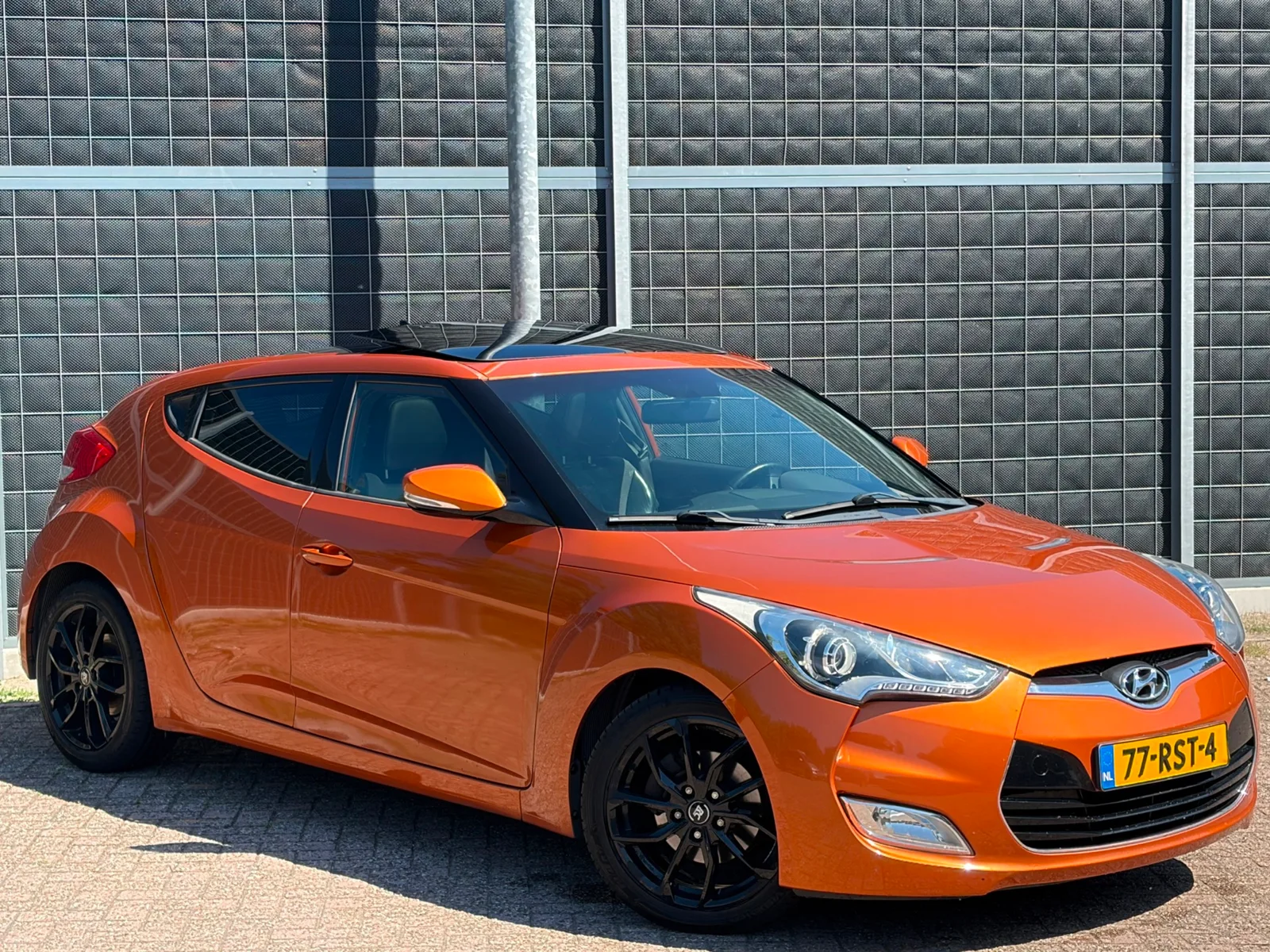 Hyundai Veloster (2011) — foto 1