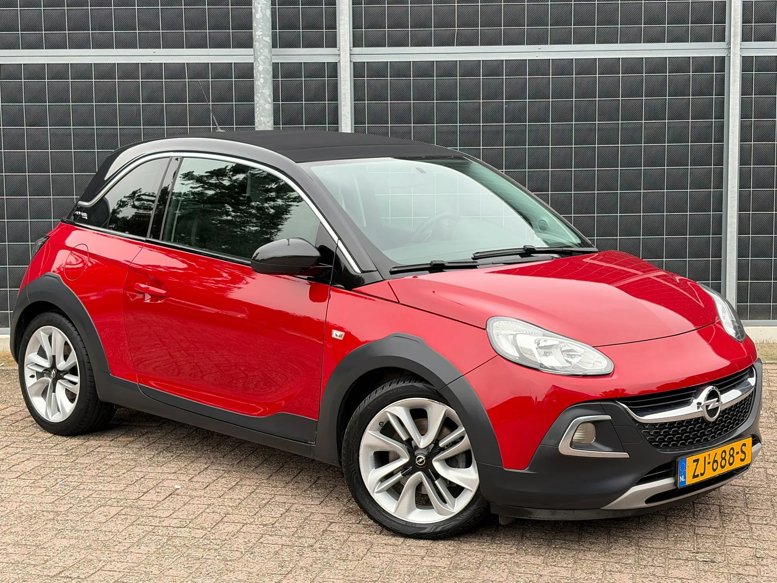 Opel Adam (2015) — foto 1