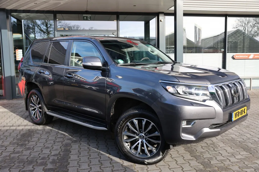 Toyota Land Cruiser (2020) — foto 1